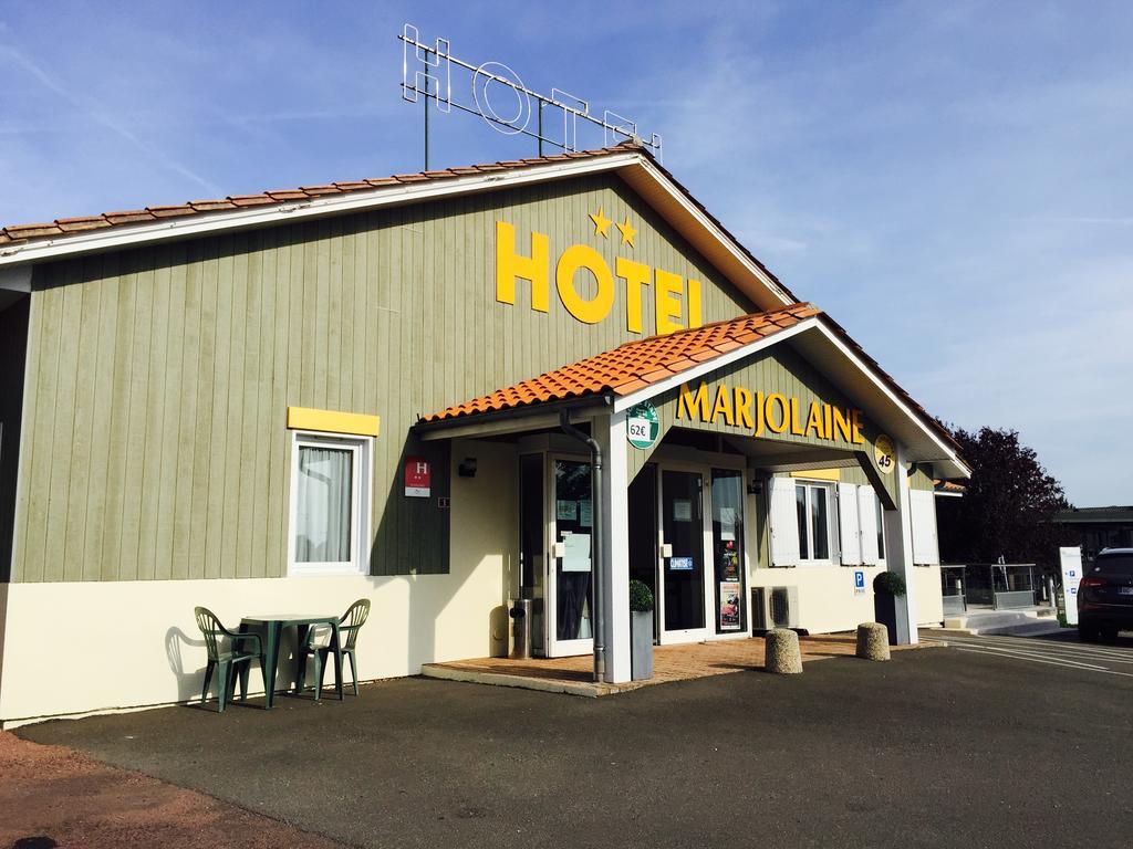 Hotel Marjolaine Roullet Екстер'єр фото